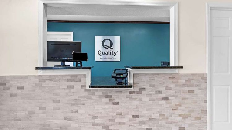 Quality Inn Eastman Lobby