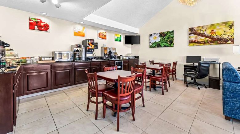 <b>Quality Inn Eastman Restaurant</b>. Images powered by <a href="https://iceportal.shijigroup.com/" title="IcePortal" target="_blank">IcePortal</a>.
