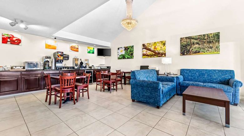<b>Quality Inn Eastman Lobby</b>. Images powered by <a href="https://iceportal.shijigroup.com/" title="IcePortal" target="_blank">IcePortal</a>.
