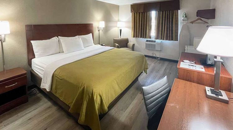 Econo Lodge Room