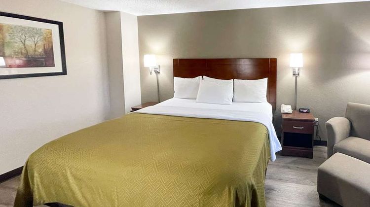 Econo Lodge Room
