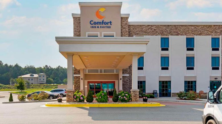Comfort Inn  and  Suites East Ellijay Exterior. Images powered by <a href="https://iceportal.shijigroup.com" target="_blank" rel="noopener">Ice Portal</a>.