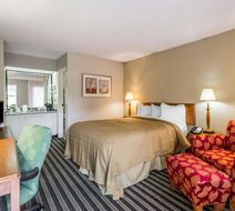 Quality Inn Valdosta Room