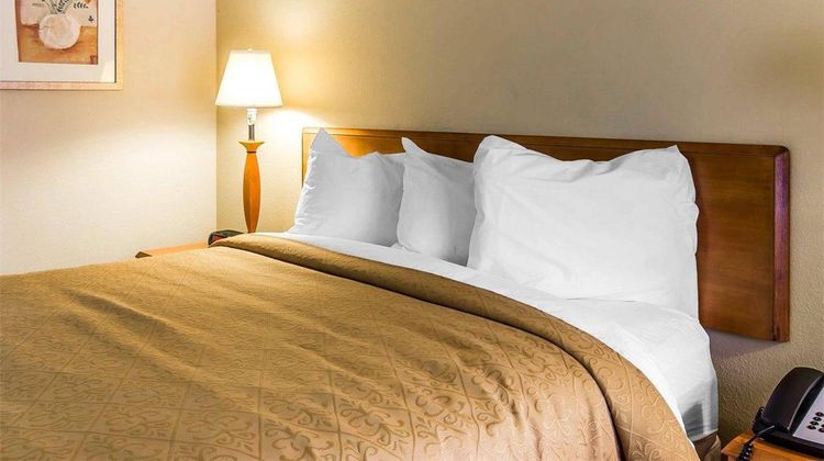 Quality Inn Valdosta Room