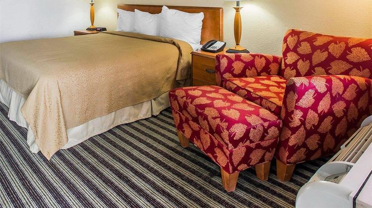 Quality Inn Valdosta Room