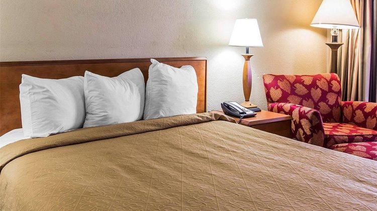 Quality Inn Valdosta Room