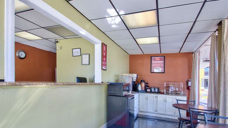 <b>Econo Lodge Donalsonville Lobby</b>. Images powered by <a href="https://iceportal.shijigroup.com/" title="IcePortal" target="_blank">IcePortal</a>.