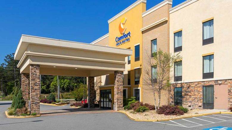 <b>Comfort Inn & Suites Exterior</b>. Images powered by <a href="https://iceportal.shijigroup.com/" title="IcePortal" target="_blank">IcePortal</a>.
