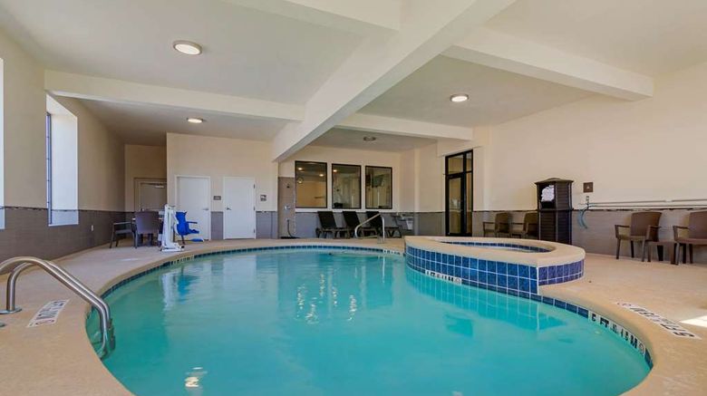 <b>Comfort Inn & Suites Pool</b>. Images powered by <a href="https://iceportal.shijigroup.com/" title="IcePortal" target="_blank">IcePortal</a>.