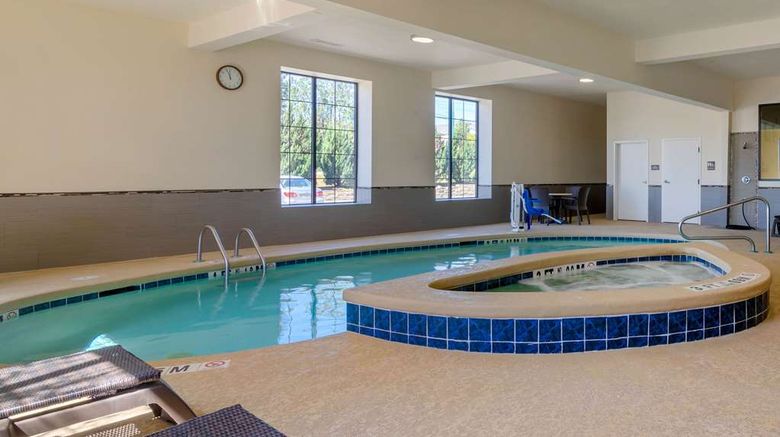 <b>Comfort Inn & Suites Pool</b>. Images powered by <a href="https://iceportal.shijigroup.com/" title="IcePortal" target="_blank">IcePortal</a>.