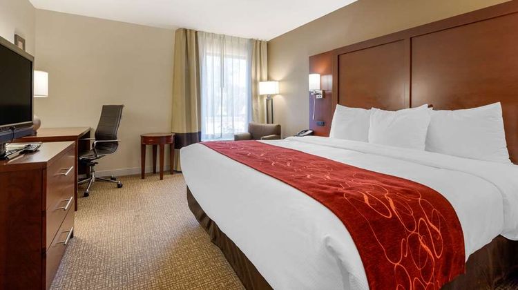 Comfort Inn & Suites Room