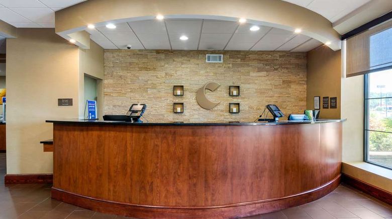 <b>Comfort Inn & Suites Lobby</b>. Images powered by <a href="https://iceportal.shijigroup.com/" title="IcePortal" target="_blank">IcePortal</a>.