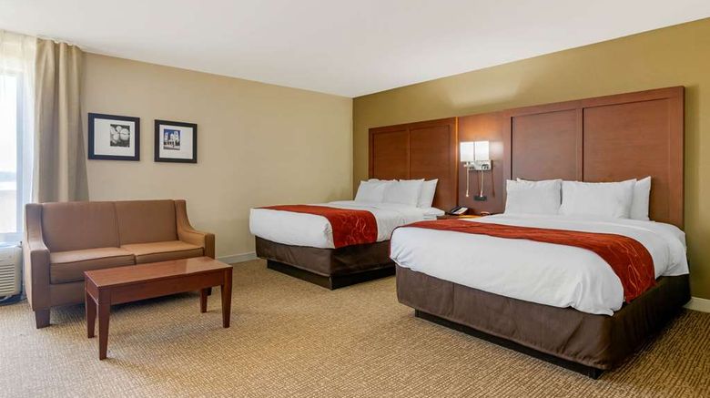 <b>Comfort Inn & Suites Suite</b>. Images powered by <a href="https://iceportal.shijigroup.com/" title="IcePortal" target="_blank">IcePortal</a>.