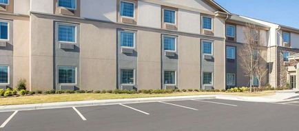 MainStay Suites Cartersville Exterior