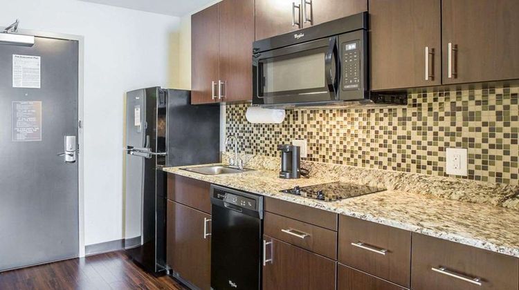 MainStay Suites Cartersville Suite