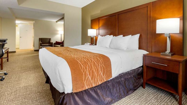 <b>Comfort Inn & Suites Cordele Suite</b>. Images powered by <a href="https://iceportal.shijigroup.com/" title="IcePortal" target="_blank">IcePortal</a>.