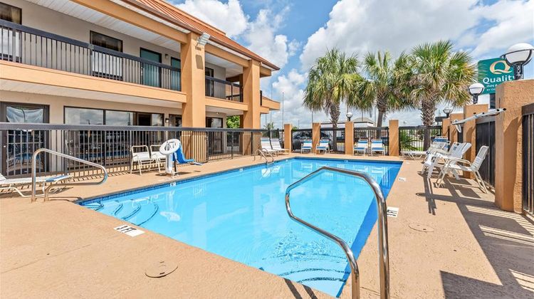 Quality Inn Warner Robbins Pool