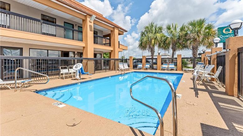 <b>Quality Inn Warner Robbins Pool</b>. Images powered by <a href="https://iceportal.shijigroup.com/" title="IcePortal" target="_blank">IcePortal</a>.