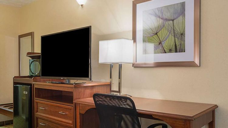 Quality Inn Hartwell Room