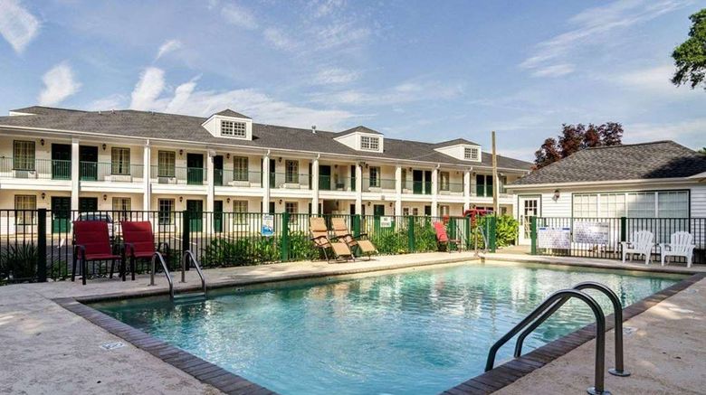 <b>Quality Inn Hartwell Pool</b>. Images powered by <a href="https://iceportal.shijigroup.com/" title="IcePortal" target="_blank">IcePortal</a>.