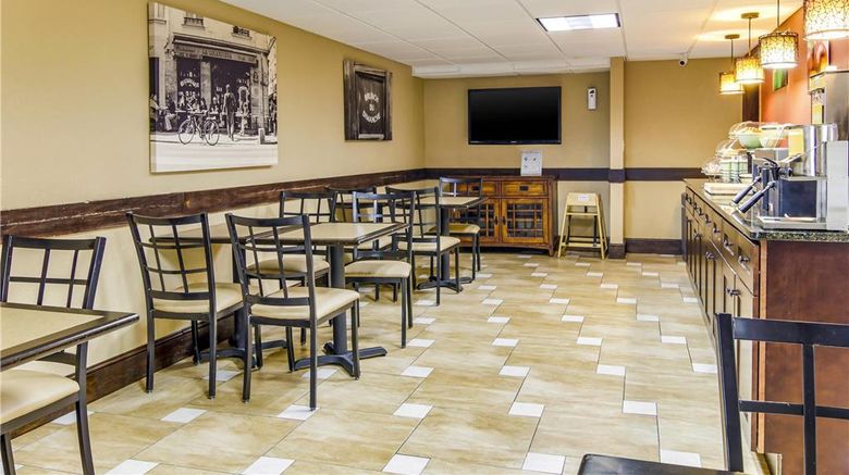 <b>Quality Inn Stone Mountain Restaurant</b>. Images powered by <a href="https://iceportal.shijigroup.com/" title="IcePortal" target="_blank">IcePortal</a>.