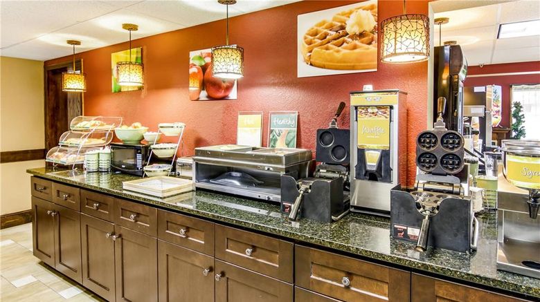 <b>Quality Inn Stone Mountain Restaurant</b>. Images powered by <a href="https://iceportal.shijigroup.com/" title="IcePortal" target="_blank">IcePortal</a>.