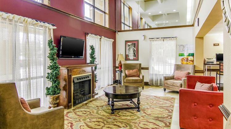 Quality Inn Stone Mountain Lobby
