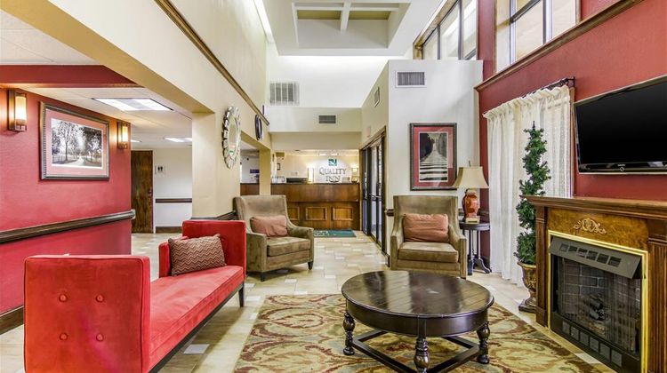 Quality Inn Stone Mountain Lobby