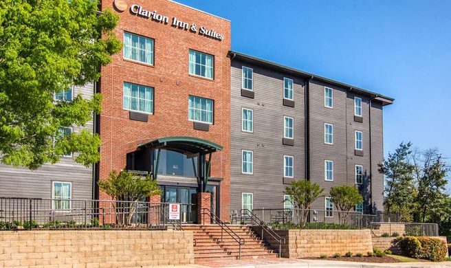 Clarion Inn & Suites Exterior