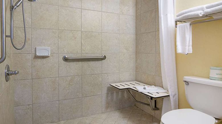 <b>Quality Inn Calhoun Room</b>. Images powered by <a href="https://iceportal.shijigroup.com/" title="IcePortal" target="_blank">IcePortal</a>.