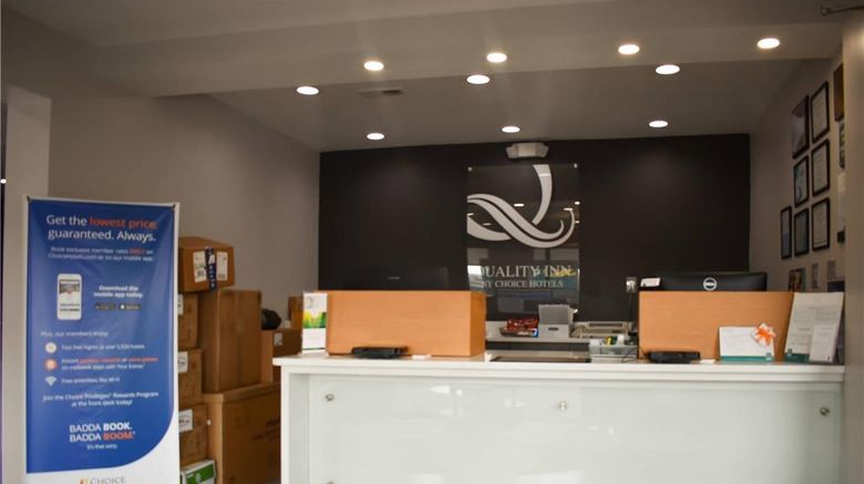 <b>Quality Inn Calhoun Lobby</b>. Images powered by <a href="https://iceportal.shijigroup.com/" title="IcePortal" target="_blank">IcePortal</a>.