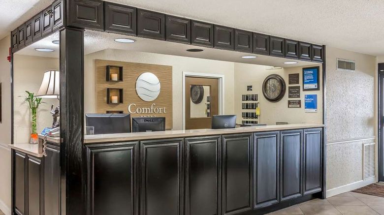 <b>Comfort Inn Savannah Lobby</b>. Images powered by <a href="https://iceportal.shijigroup.com/" title="IcePortal" target="_blank">IcePortal</a>.