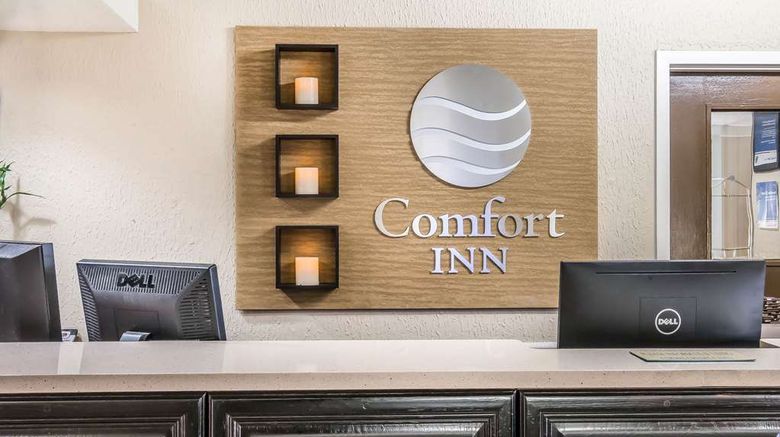 <b>Comfort Inn Savannah Lobby</b>. Images powered by <a href="https://iceportal.shijigroup.com/" title="IcePortal" target="_blank">IcePortal</a>.