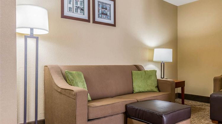 Comfort Inn Savannah Suite