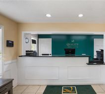 Quality Inn Greensboro Lobby