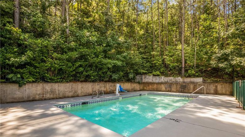 <b>Quality Inn Greensboro Pool</b>. Images powered by <a href="https://iceportal.shijigroup.com/" title="IcePortal" target="_blank">IcePortal</a>.