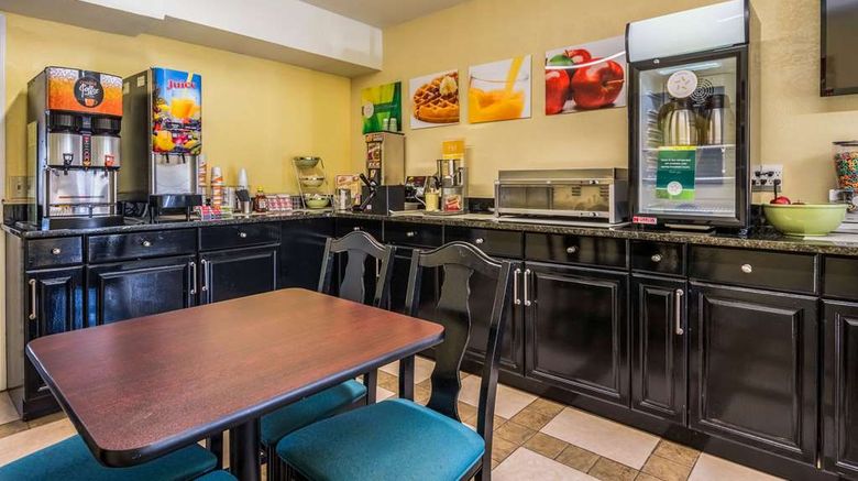 <b>Quality Inn Washington Restaurant</b>. Images powered by <a href="https://iceportal.shijigroup.com/" title="IcePortal" target="_blank">IcePortal</a>.
