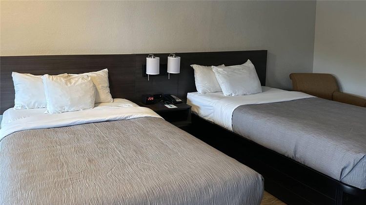 Quality Inn Forsyth Room