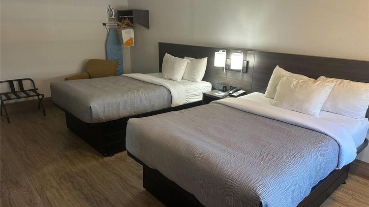 Quality Inn Forsyth Room