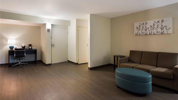 Sleep Inn Savannah Midtown Suite