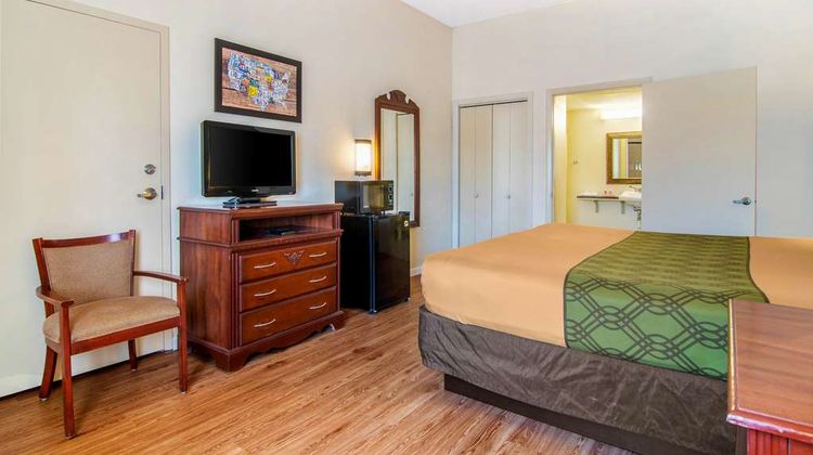 Econo Lodge Inn & Suites Fort Oglethorpe Room
