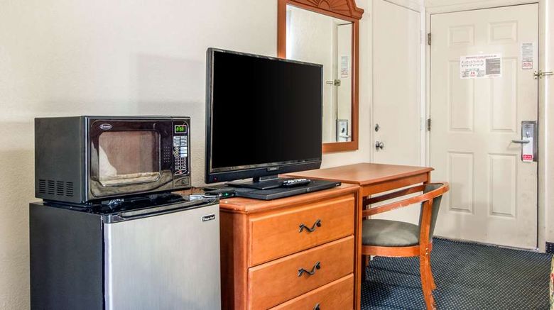 <b>Rodeway Inn LaGrange Room</b>. Images powered by <a href="https://iceportal.shijigroup.com/" title="IcePortal" target="_blank">IcePortal</a>.