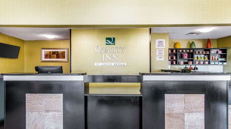 <b>Quality Inn Hinesville Fort Stewart Area Lobby</b>. Images powered by <a href="https://iceportal.shijigroup.com/" title="IcePortal" target="_blank">IcePortal</a>.
