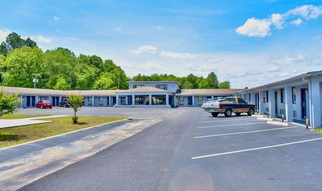 Rodeway Inn Swainsboro Exterior