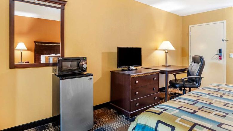 <b>Econo Lodge Cuthbert Suite</b>. Images powered by <a href="https://iceportal.shijigroup.com/" title="IcePortal" target="_blank">IcePortal</a>.