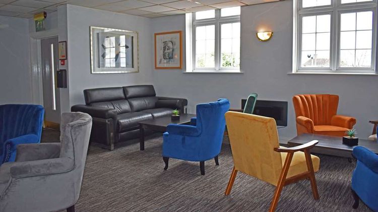 Quality Hotel Stonebridge Manor Lobby