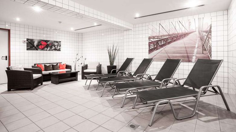 <b>Quality Hotel Health</b>. Images powered by <a href="https://iceportal.shijigroup.com/" title="IcePortal" target="_blank">IcePortal</a>.