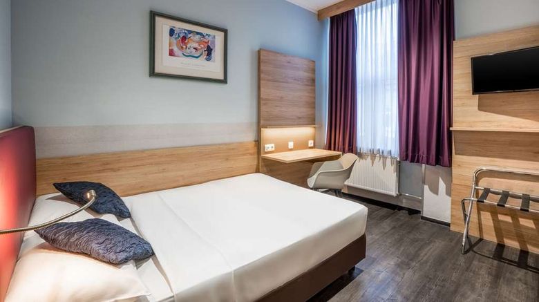 <b>Comfort Hotel Frankfurt City Centre Room</b>. Images powered by <a href="https://iceportal.shijigroup.com/" title="IcePortal" target="_blank">IcePortal</a>.