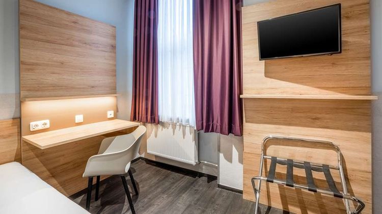 Comfort Hotel Frankfurt City Centre Room