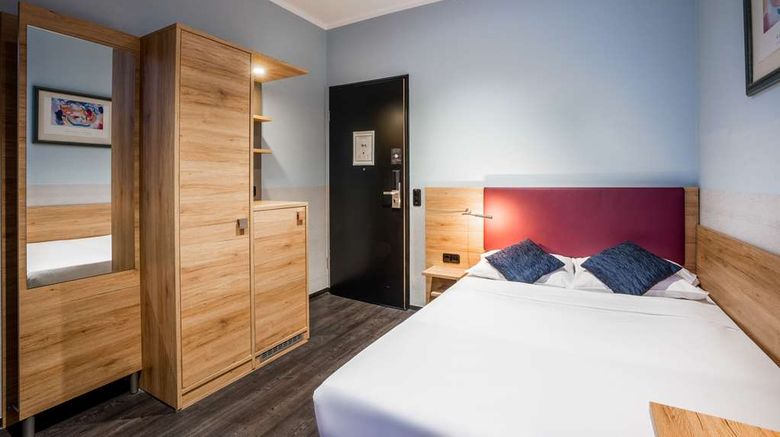<b>Comfort Hotel Frankfurt City Centre Room</b>. Images powered by <a href="https://iceportal.shijigroup.com/" title="IcePortal" target="_blank">IcePortal</a>.